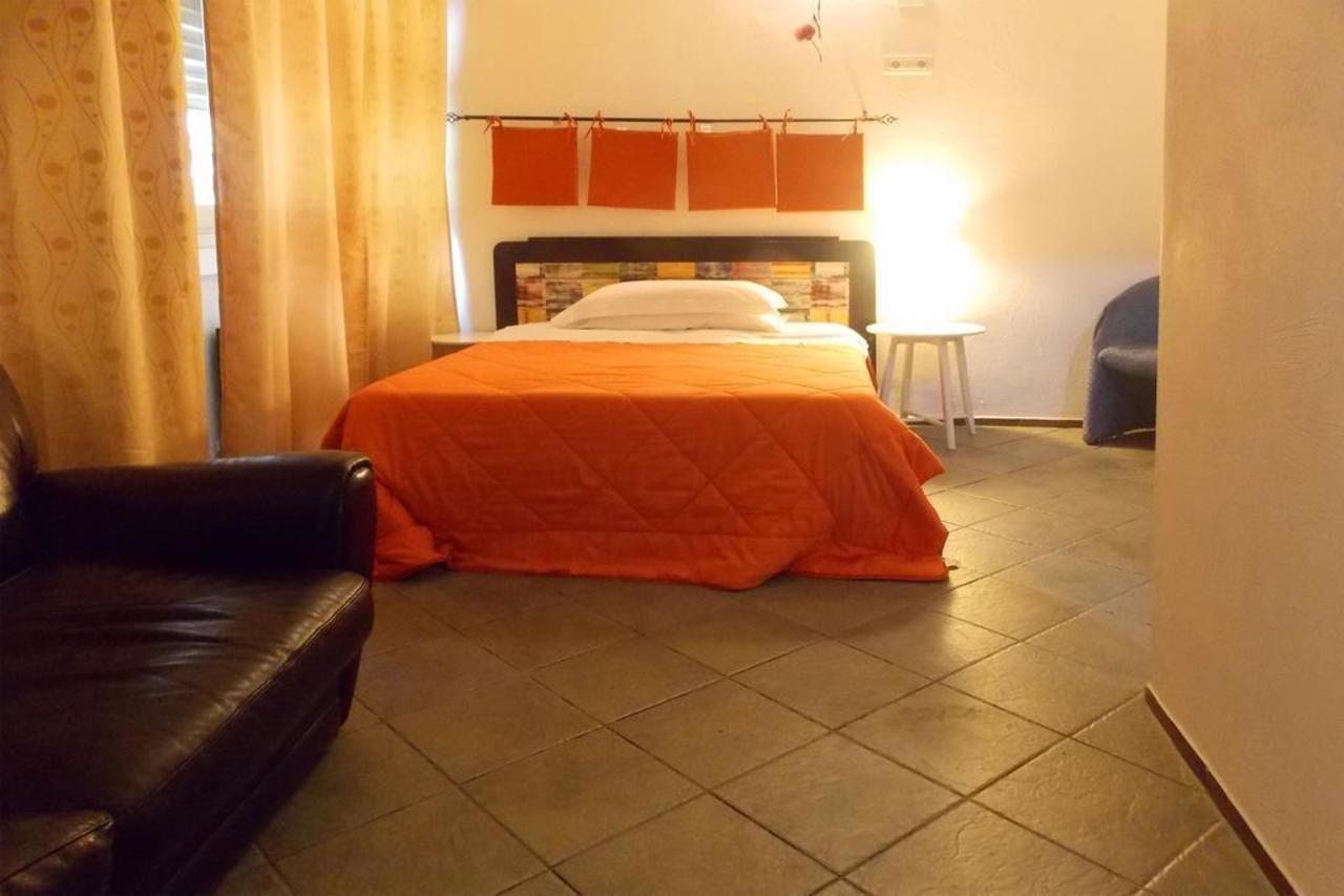 Colors Hostel 토스콜라노마데노 외부 사진