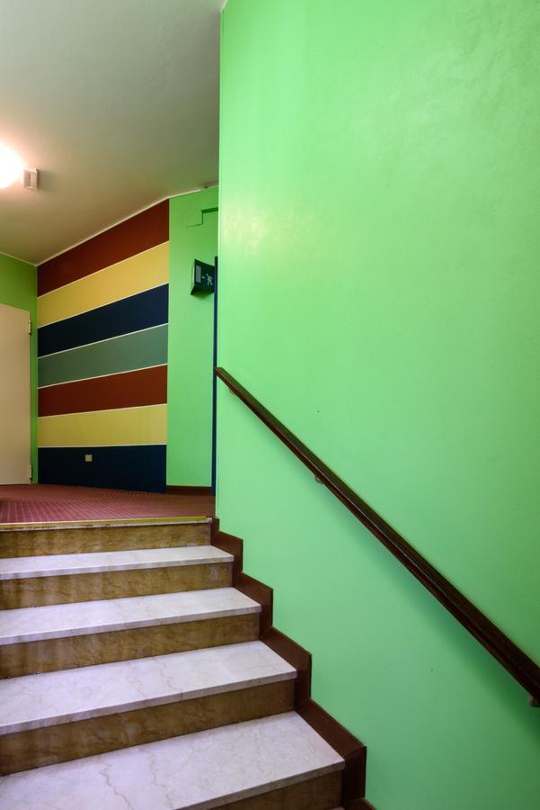 Colors Hostel 토스콜라노마데노 외부 사진
